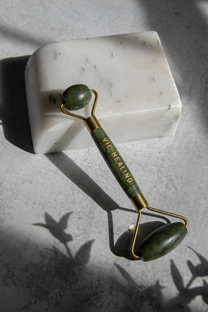 VIE HEALING jade face roller beauty tool